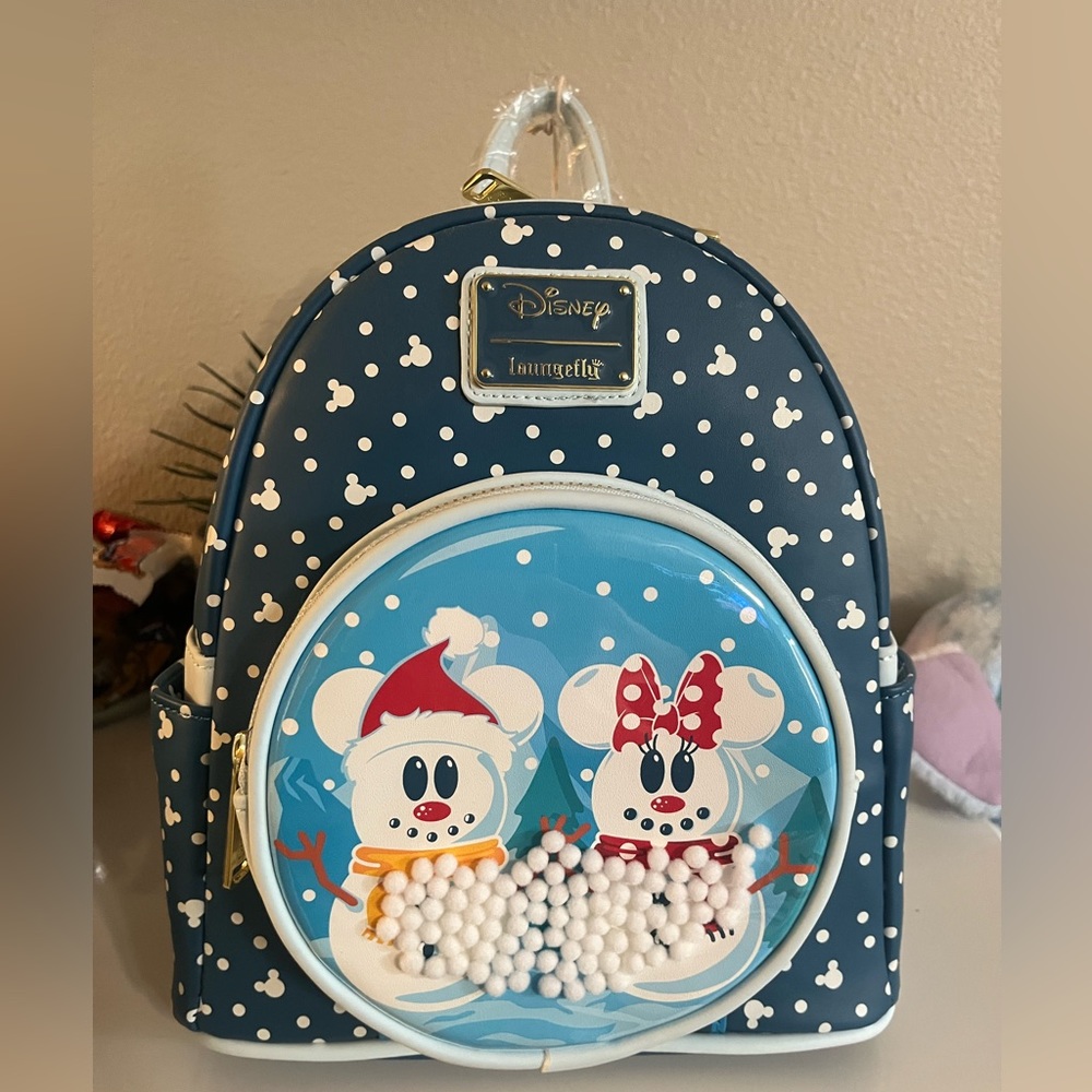 Snow globe Christmas Loungefly